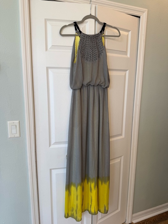 Vince Camuto Dresses & Skirts - Vince Camuto Yellow and Black
Maxi Dress, Size 4